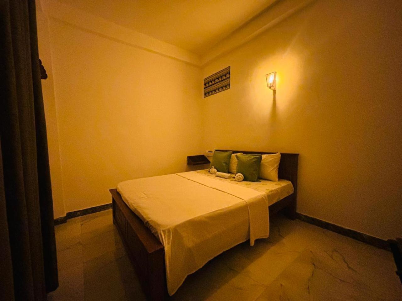 Jaya Villa - Near Airport Negombo Exteriör bild