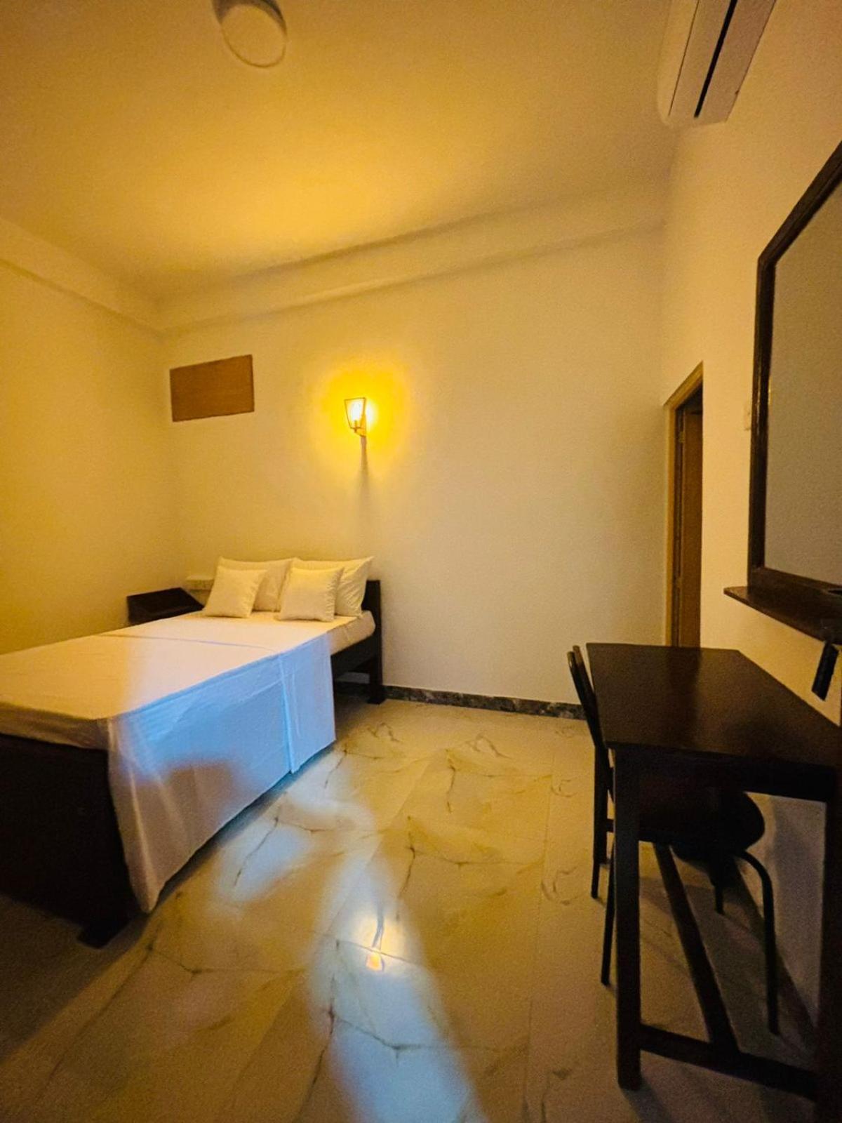 Jaya Villa - Near Airport Negombo Exteriör bild