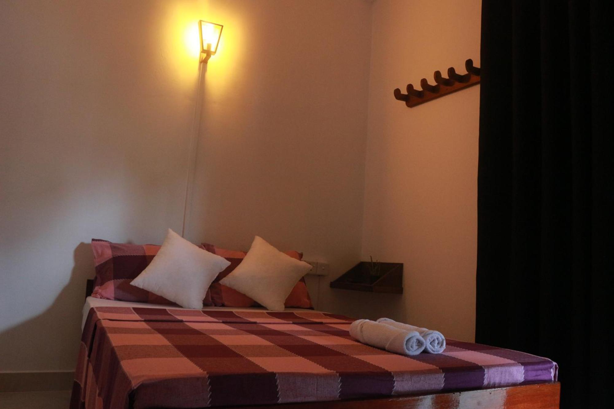 Jaya Villa - Near Airport Negombo Exteriör bild